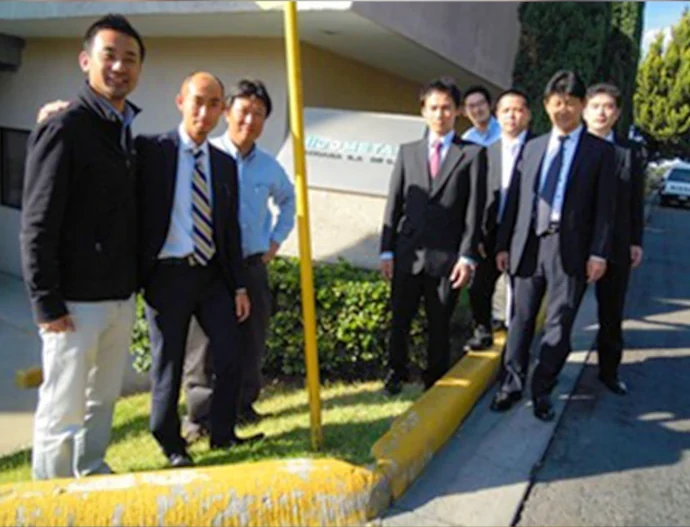 小川 剛 職場集合写真