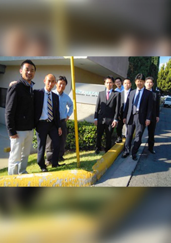 小川 剛 職場集合写真